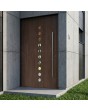 voordeur van walnoothout en aluminium met tien kleine raampjes
