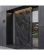 Aluminium scharnierende deur bekleed met Calacatta Black gesinterd kwarts