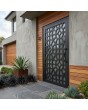 Bruine aluminium deur met dubbel glas en decoratief paneel