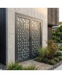 Antracietkleurige aluminium deur met dubbel glas en decoratief paneel.