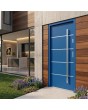 Blauwe, minimalistische stalen voordeur voor een moderne woning