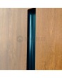 PIVOT RAIL6 - aluminium taatsdeur met zwarte verticale lamellen van aluminium profielen