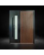 Zwarte aluminium draaideur met verticale lamellen van aluminium profielen