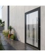 Antracietkleurige aluminium voordeur met mat oppervlak en transparant decor