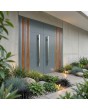 blauwgrijze aluminium voordeur met een houten decor in goudkleurig eiken